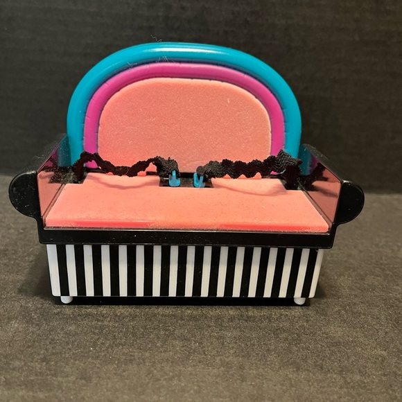 LOL SURPRISE FURNITURE + ACCESSORIES couch purse suitcase - Picture 7 of 9